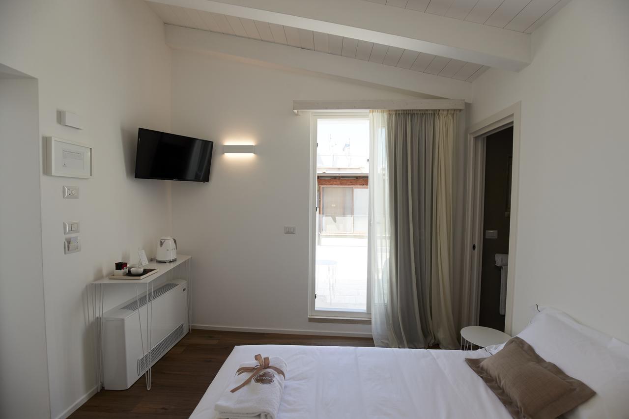 Iulius Suite & Spa Конверсано Экстерьер фото