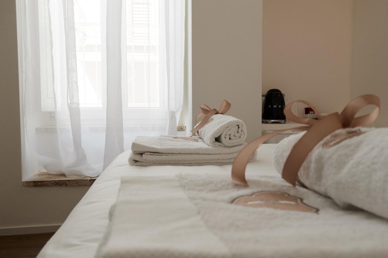 Iulius Suite & Spa Конверсано Экстерьер фото